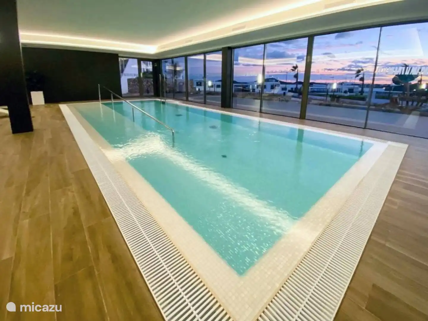 Casa Oréa - Gemeinschaftliches Hallenbad. 