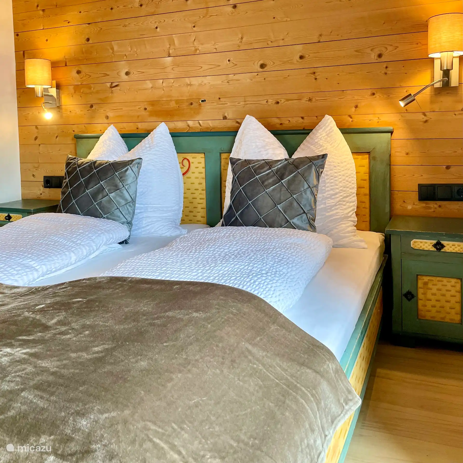 Tweepersoonskamer met douche en toilet