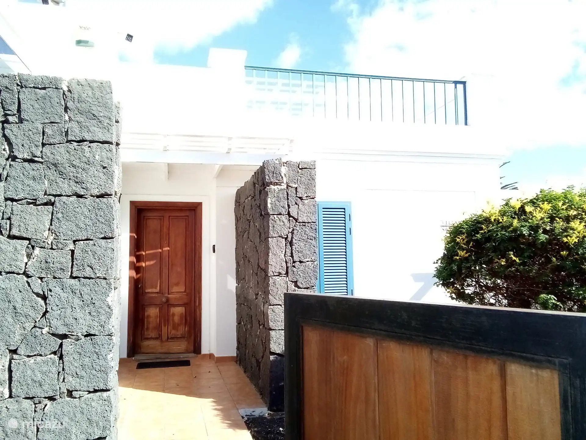 This is how you enter Villa Maika