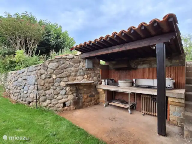 L'ombre du chêne - Eden en Cévennes | France, Gard, Anduze - gîte / cottage Barbecue commun aux 2 gîtes