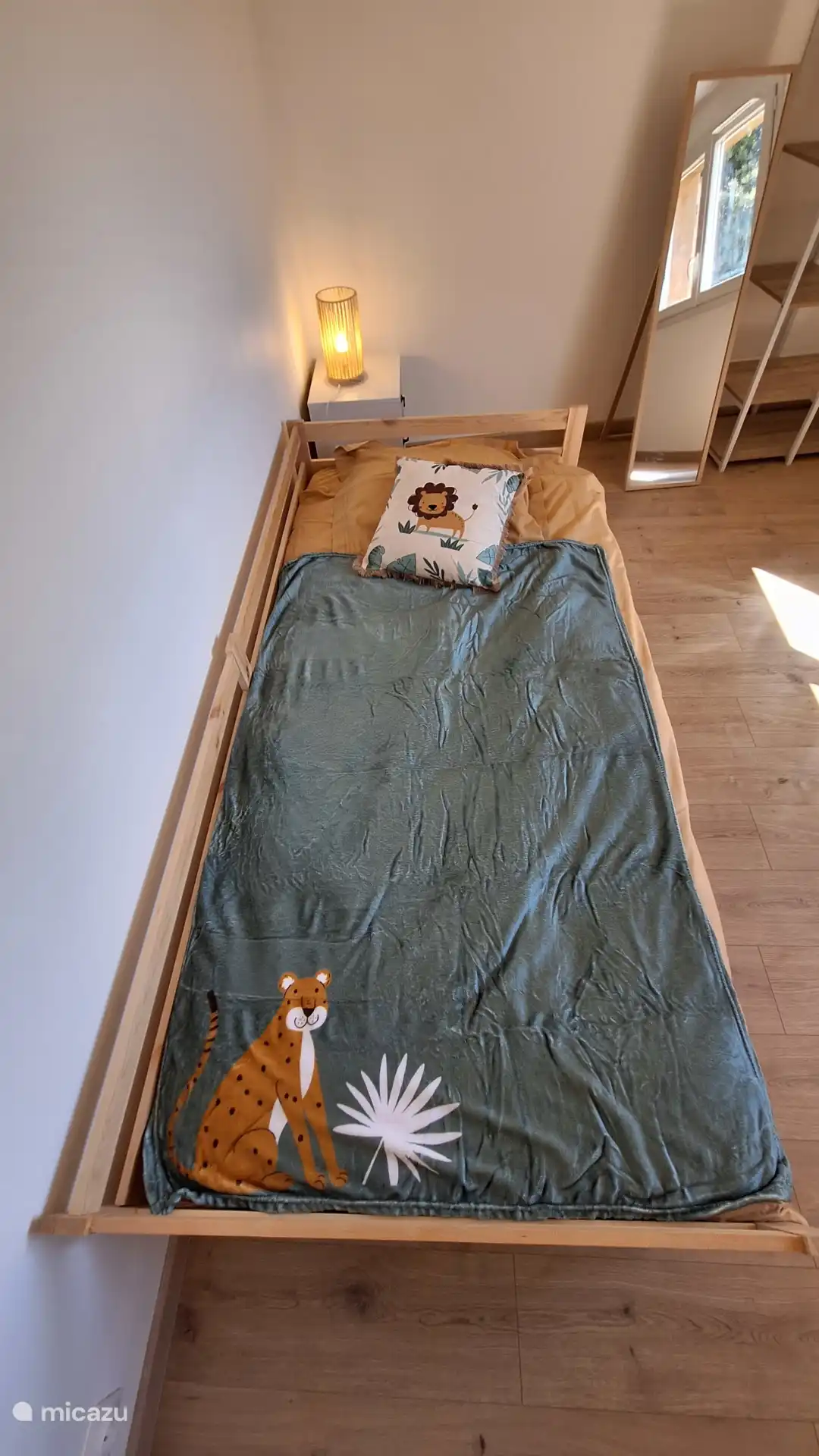 Zimmer bestehend aus einem Etagenbett (2*90*200) und einem Ausziehbett (90*200, umwandelbar in 180*200)