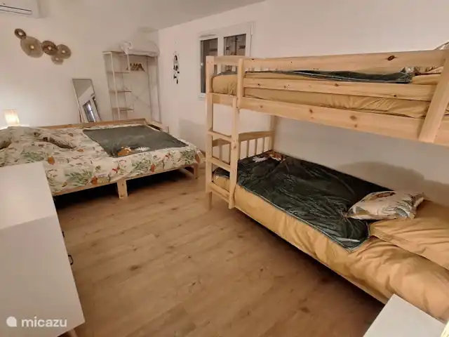 Sous le grand Pin- Eden en Cévennes | France, Gard, Anduze - gîte / cottage Chambre composée d'un lit superposé (2*90*200) et un lit gigogne (90*200 transformable en 180*200)