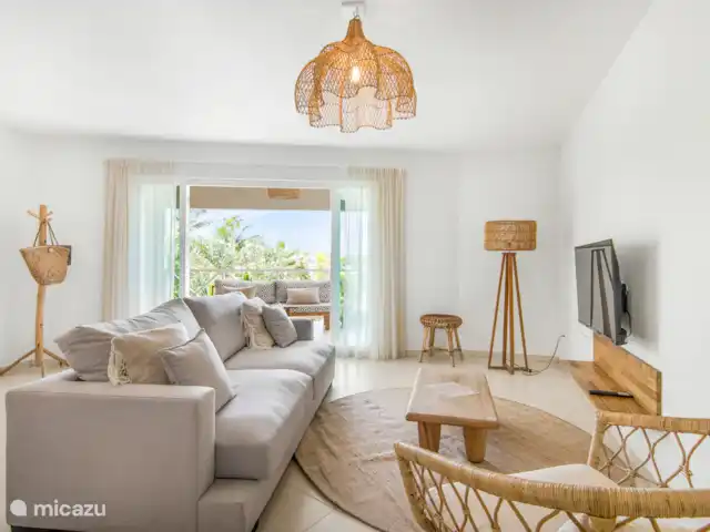 Apartamento para 4 personas en Jan Thiel en Curazao, Banda Arriba (este), Jan Thiel - apartamento Zona de estar con televisión