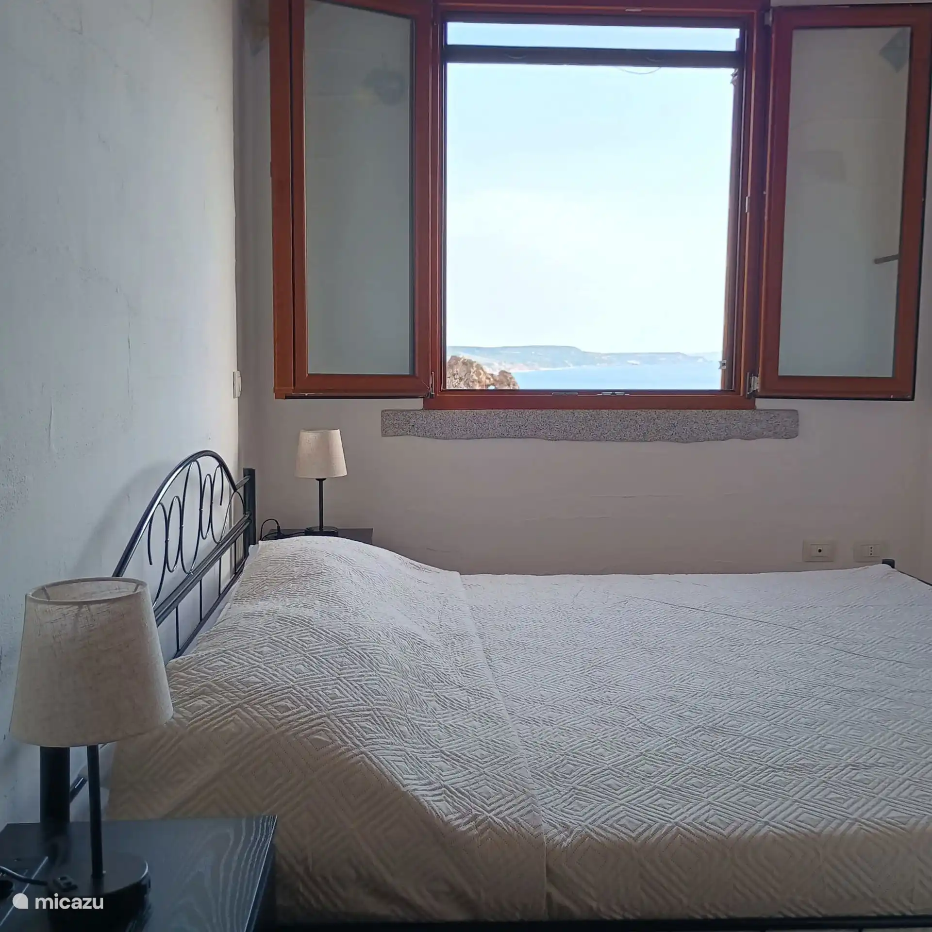 Kingsize bed (180x200)