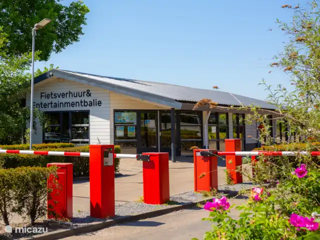 Cabaña Woodsy Forest en Países Bajos, Limburgo, Sevenum - chalet También hay un servicio de alquiler de bicicletas