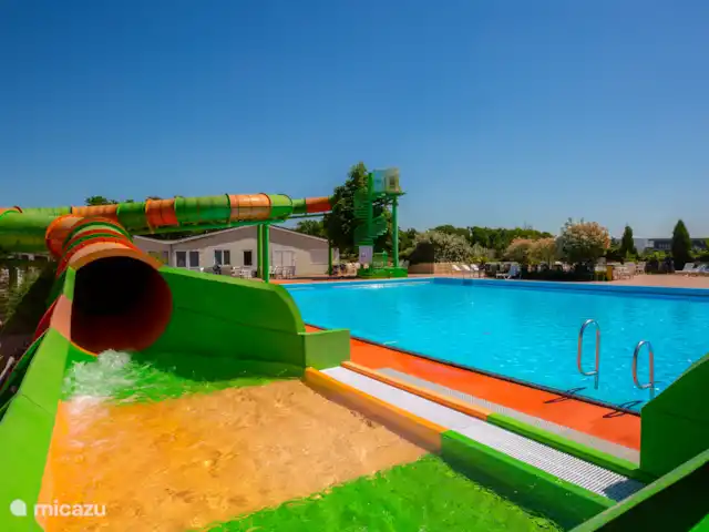 Cabaña Woodsy Forest en Países Bajos, Limburgo, Sevenum - chalet Una hermosa piscina al aire libre