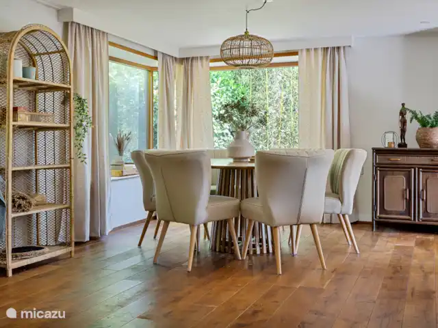 Cabaña Woodsy Forest en Países Bajos, Limburgo, Sevenum - chalet Atractiva zona de comedor