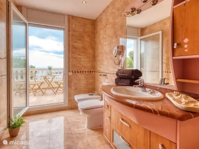 Costacabana - Villa Ibiza | Espagne, Costa Brava, Lloret de Mar - villa profitez de la plus belle vue sur Lloret de Mar et la mer Méditerranée.