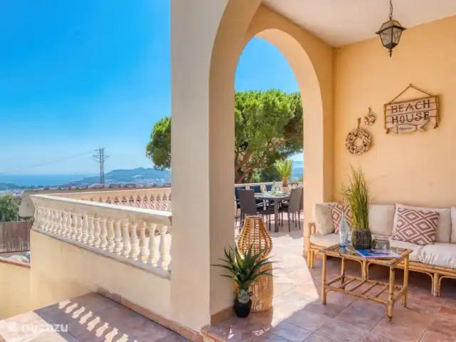 Costacabana - Villa Ibiza | Espagne, Costa Brava, Lloret de Mar - villa profitez de la plus belle vue sur Lloret de Mar et la mer Méditerranée.