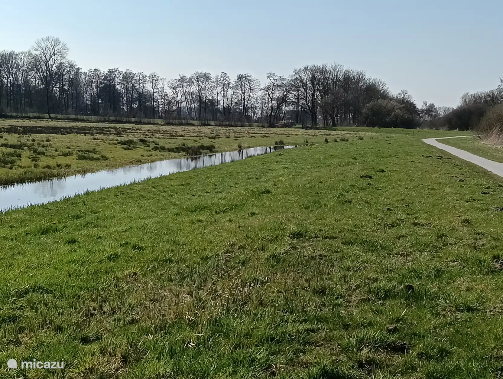 Piste cyclable menant à la Smalle Ee
