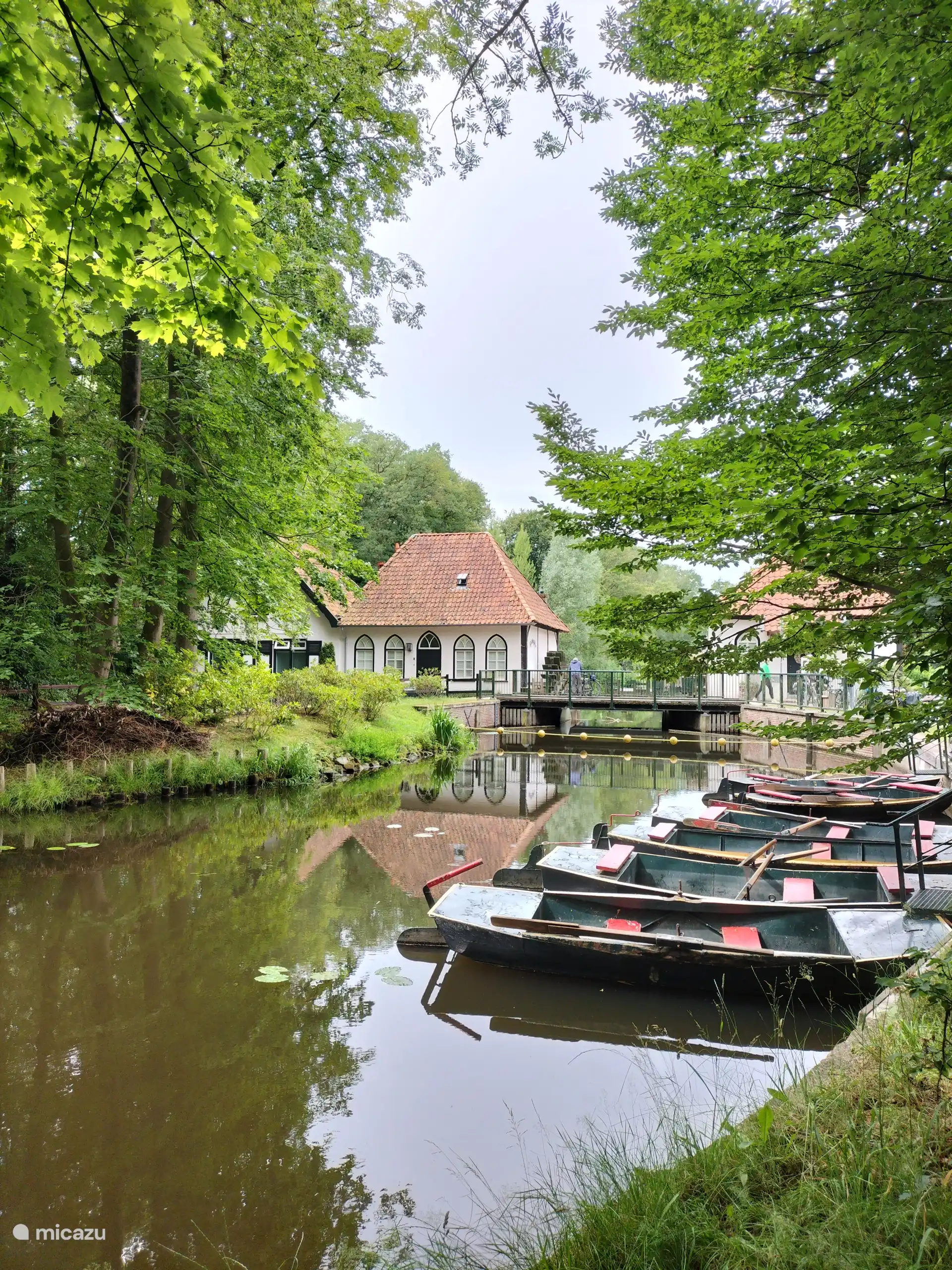 En dehors de Winterswijk, avec le moulin à eau et les barques à rames