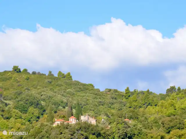 Adelfótita | Grèce, Pelion, Promyri - maison de vacances Vue sur la vallée avec le monastère