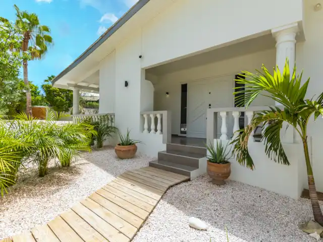 Villa Tropikas | Curaçao, Banda Ariba (est), Jan Thiel - villa Devant de la maison (entièrement muré)