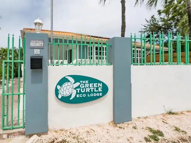 appartement in Curaçao, Banda Ariba (oost), Jan Thiel – The Green Turtle Eco Lodge B Ingang