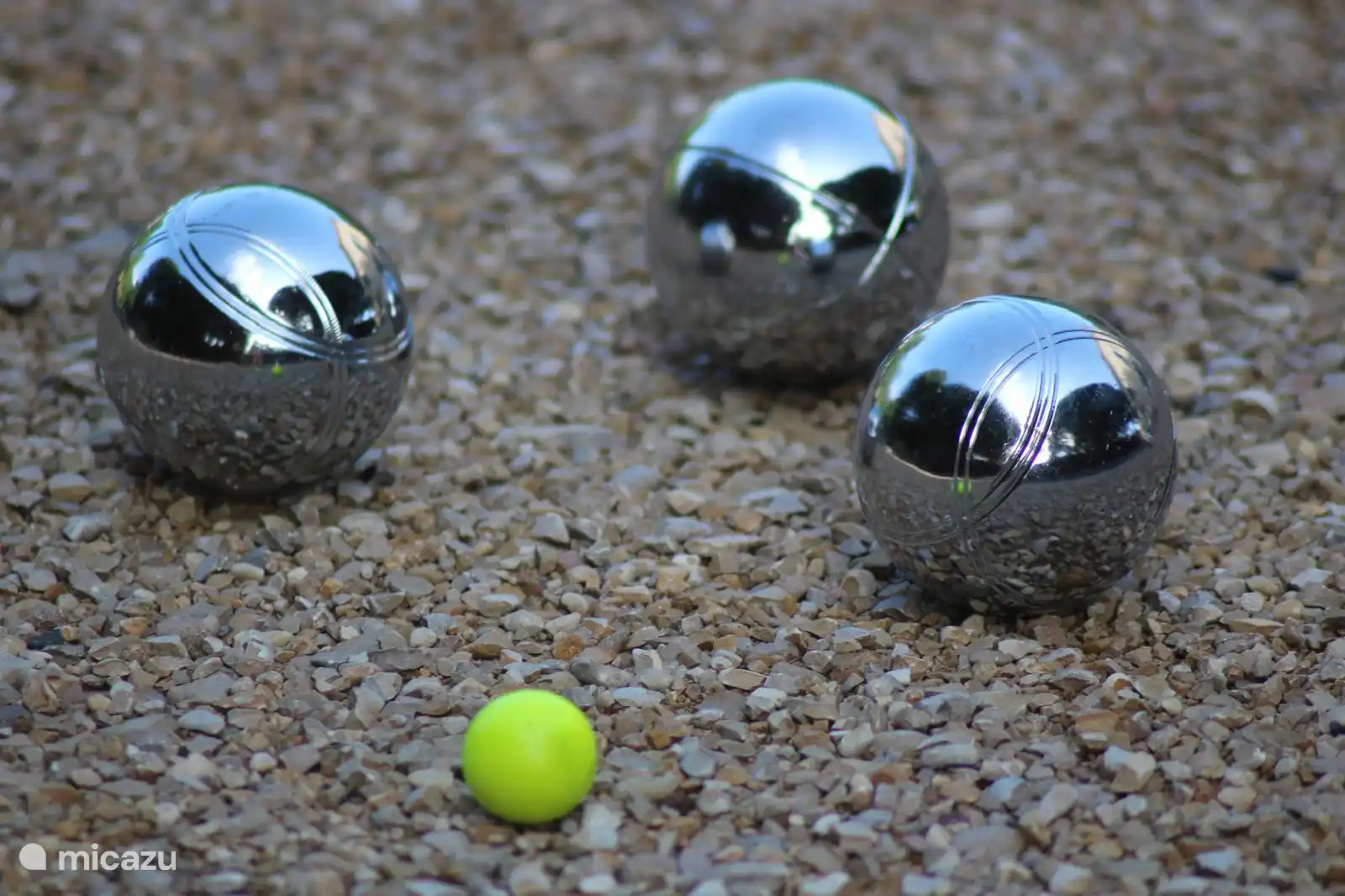 2 ruime petanquebanen