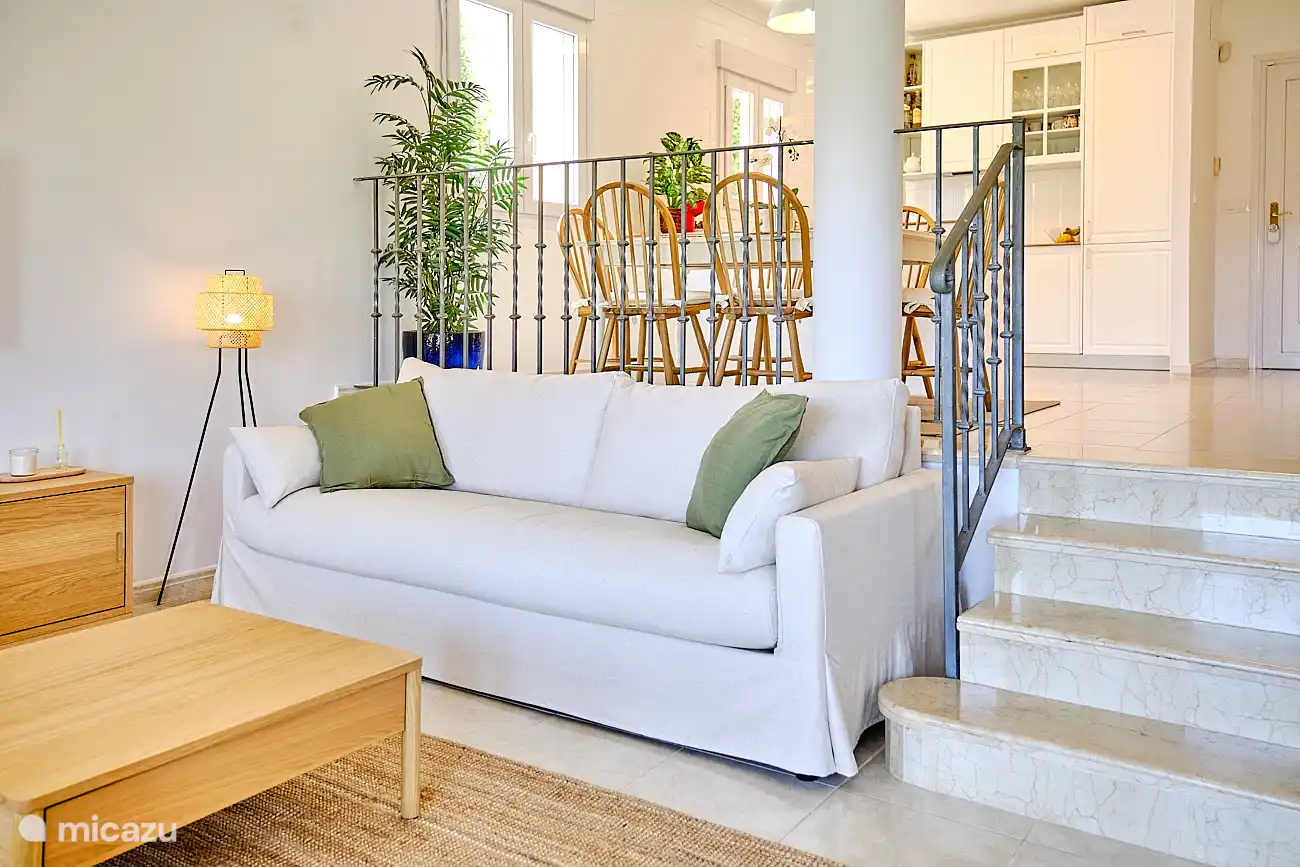 Bequemes 3-Sitzer-Sofa