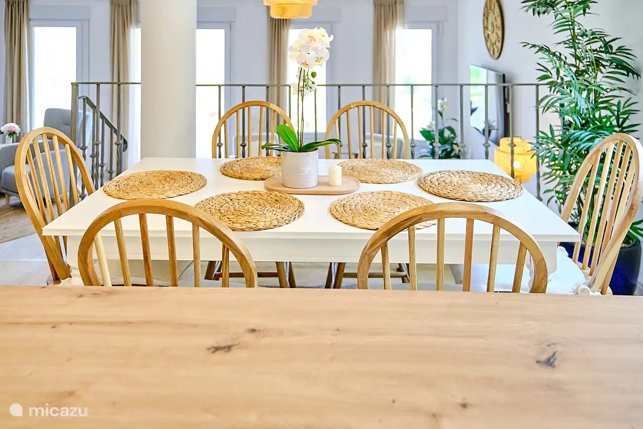 Essbereich in der N&#228;he der offenen K&#252;che