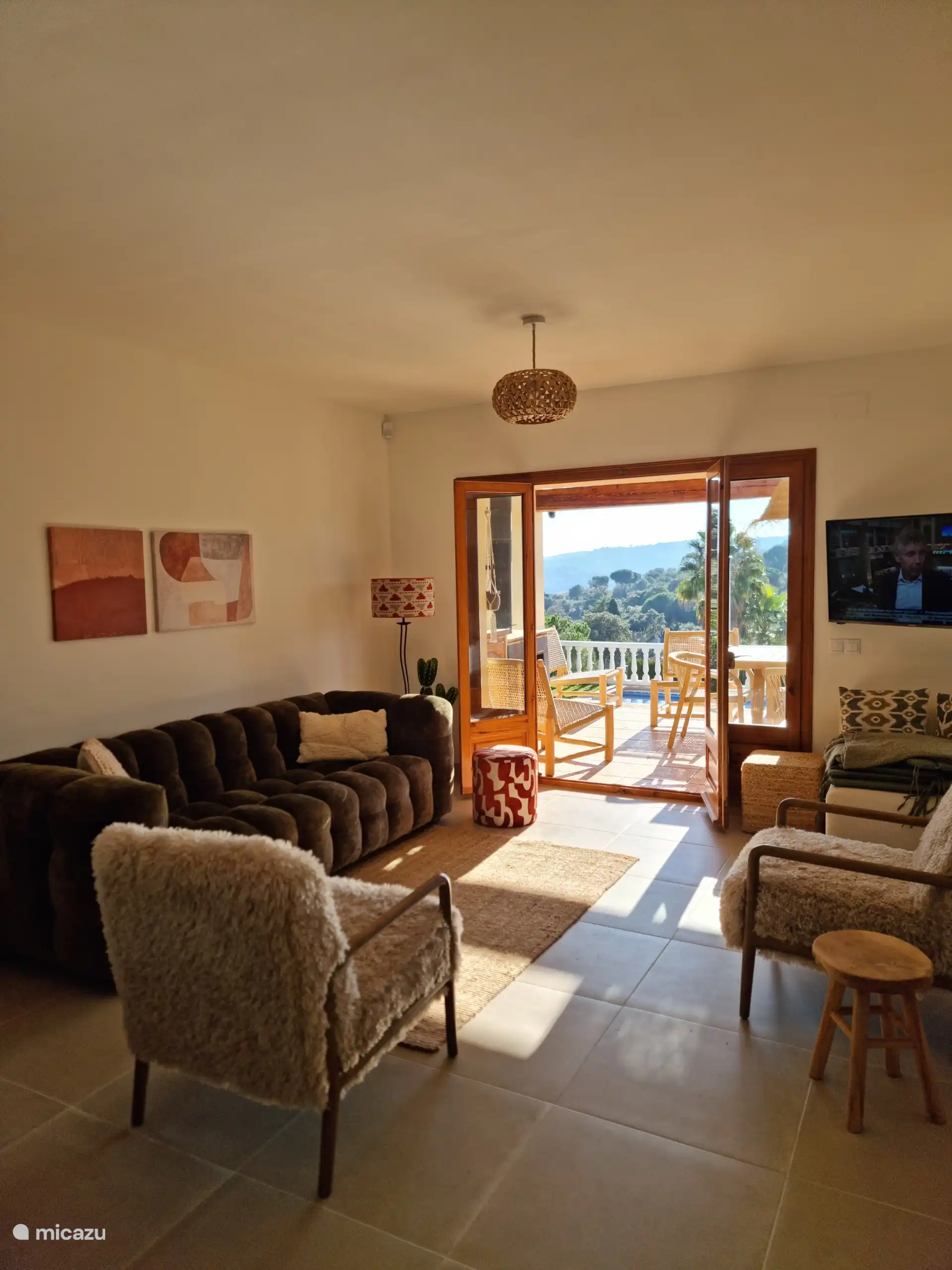 Woonkamer met nieuwe bank