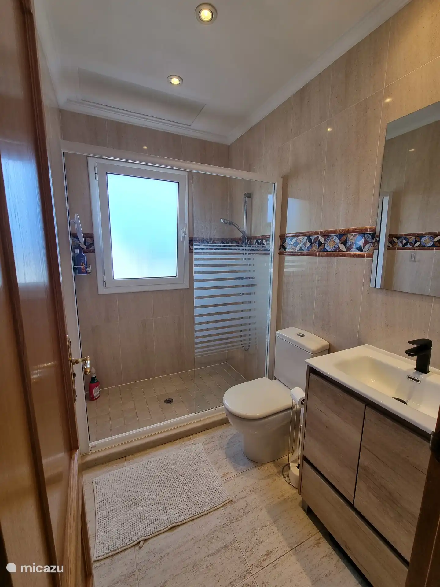 Bathroom master bedroom