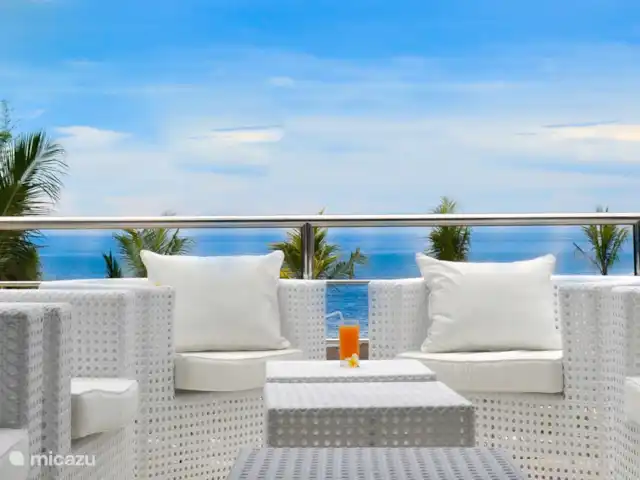 Villa Bossi @ Banjar en Indonesia, Bali, Selat-Buleleng - villa Una terraza adicional en la planta superior