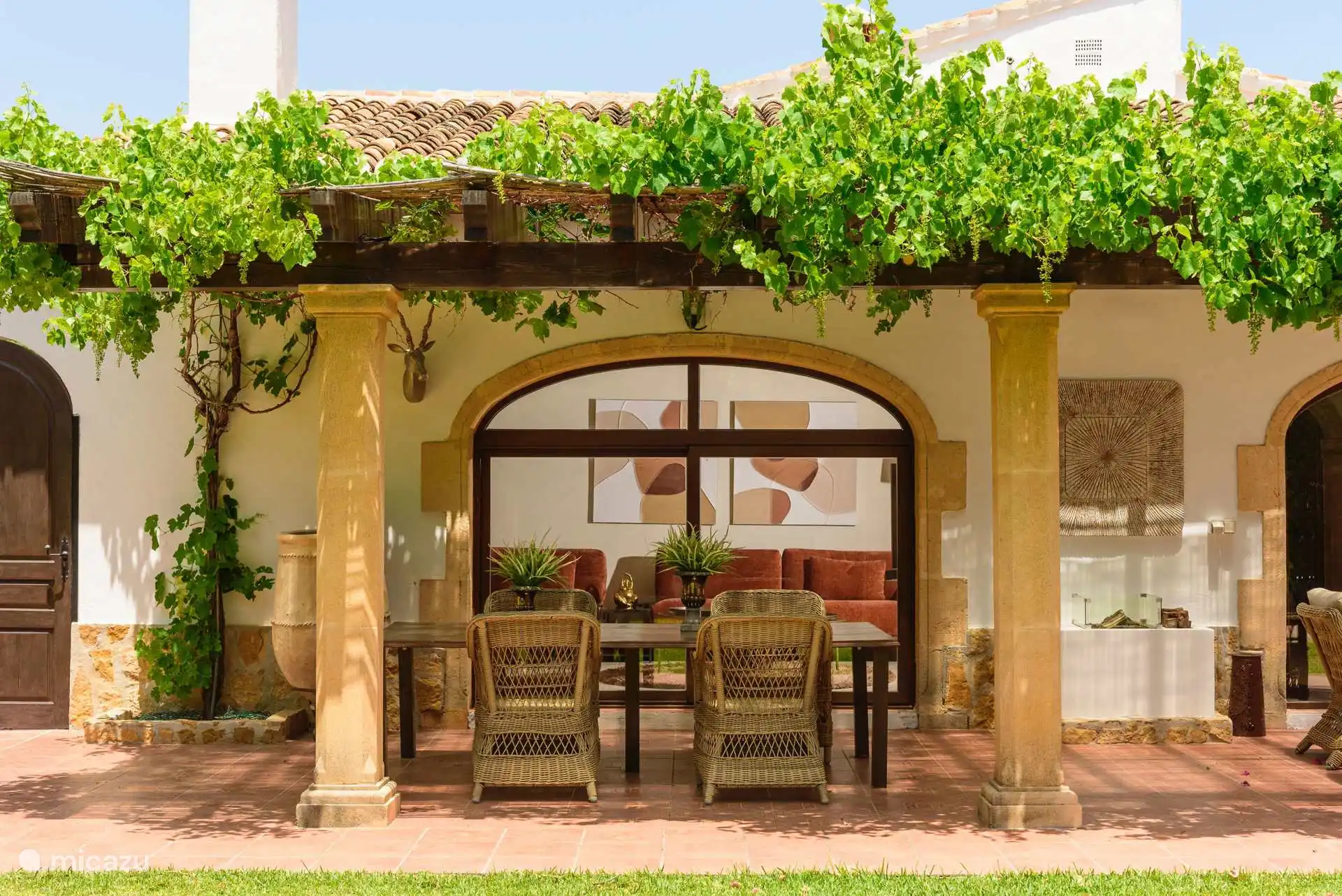 Villa Mariposa Naya mit schöner Terrasse 