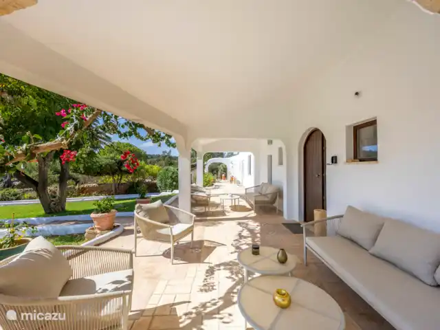 Casa da Paz en Portugal, Algarve, Pêra - villa Asiento frente a la casa