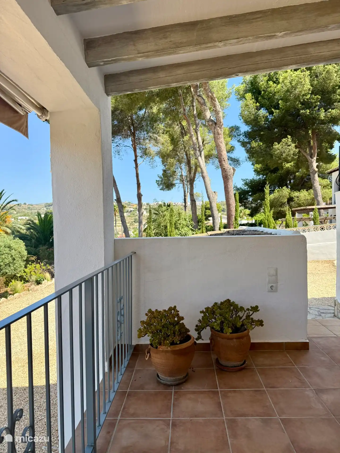 Vue depuis la véranda appartement au rez-de-chaussée