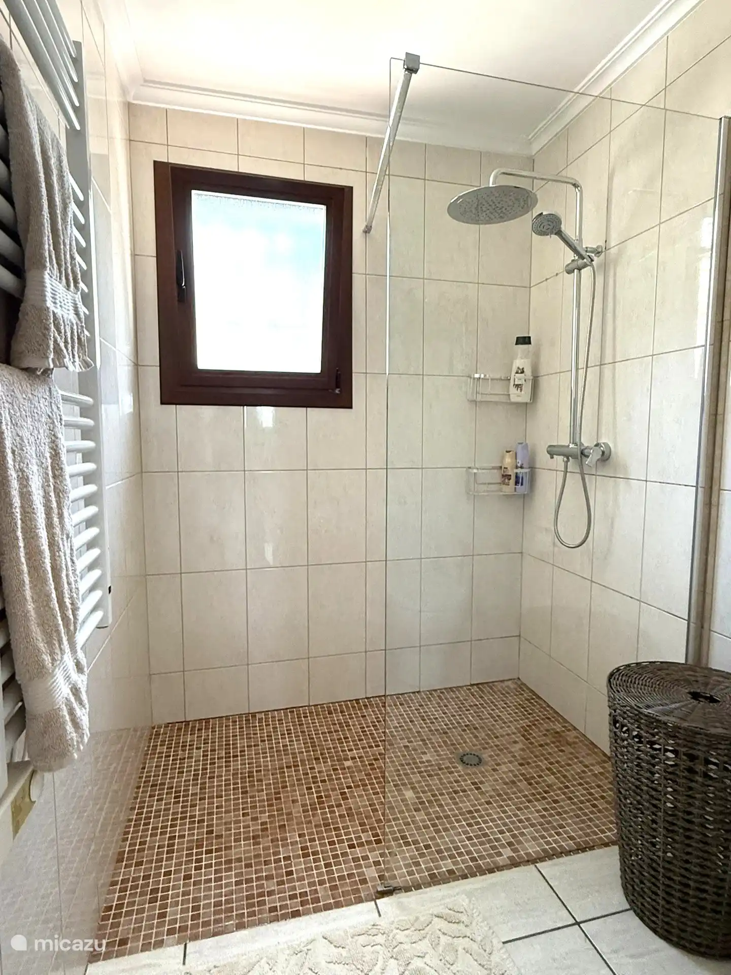 Salle de bain appartement rez-de-chaussée 
