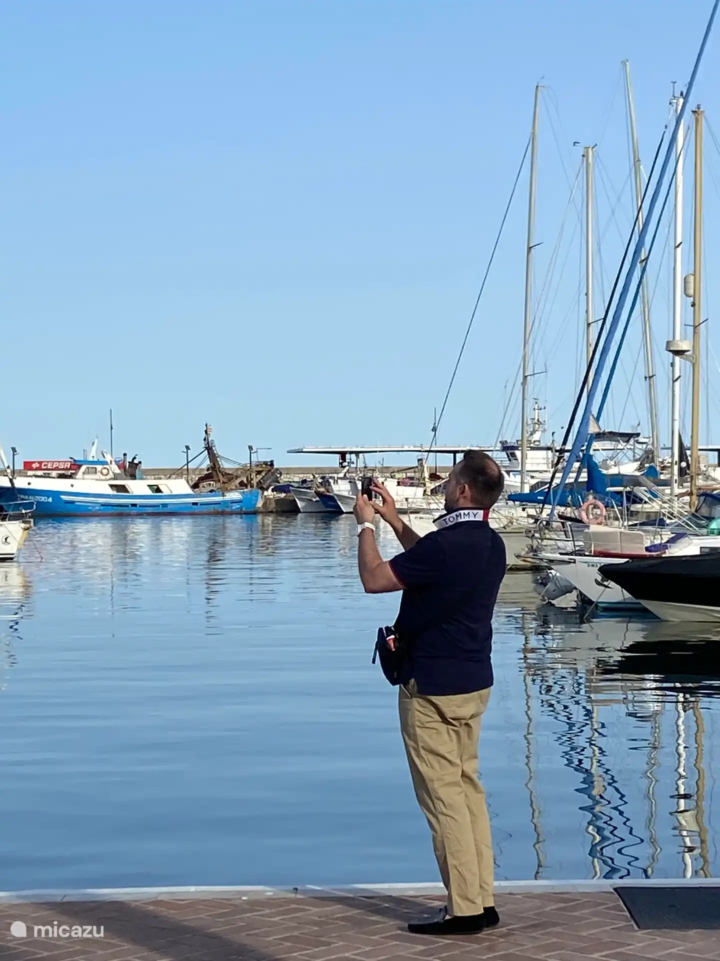 Port d’Estepona avec beaucoup de restaurants confortables et un grand marché sympa le week-end.