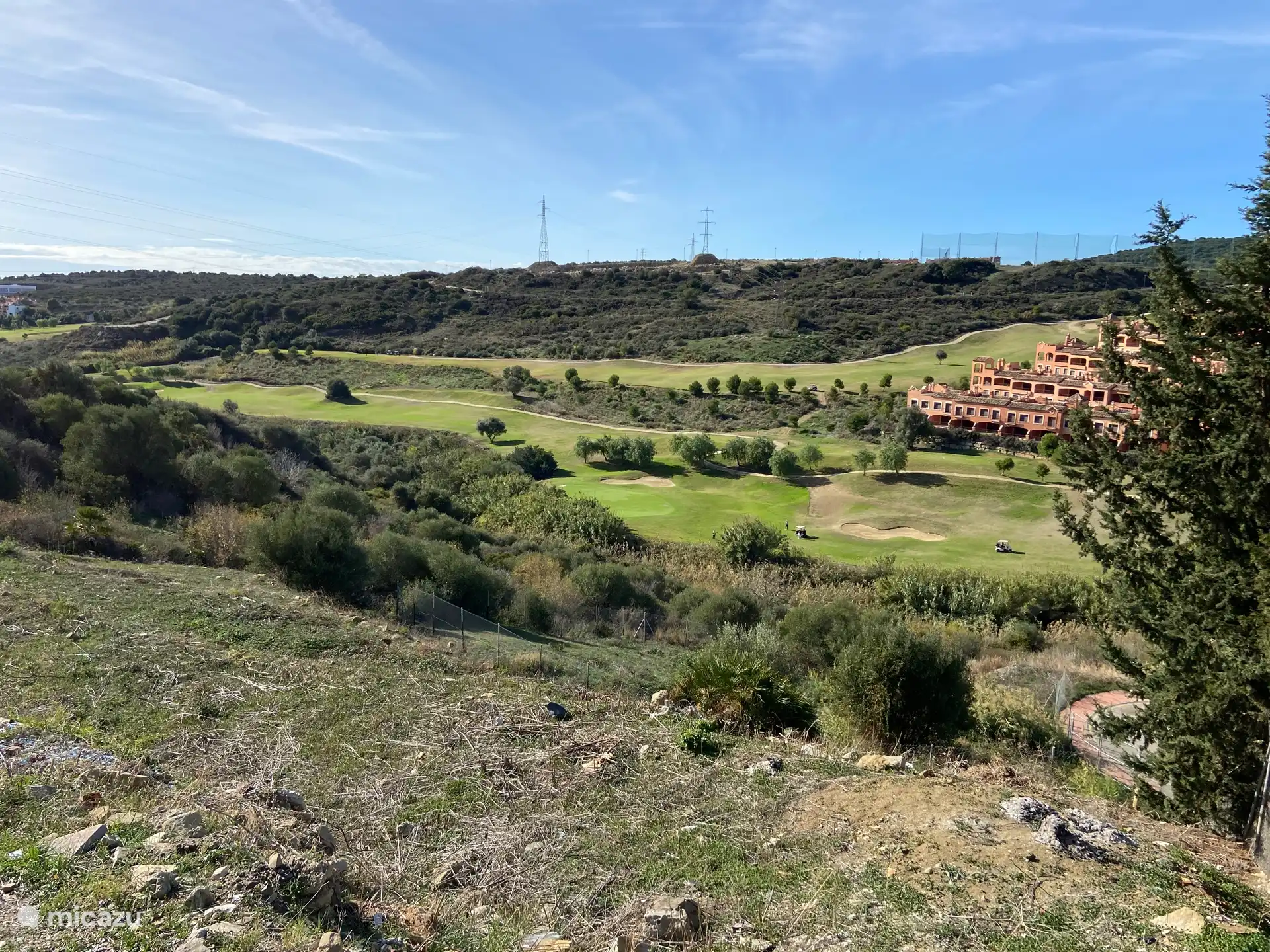 Vue sur le golf d’Azata.