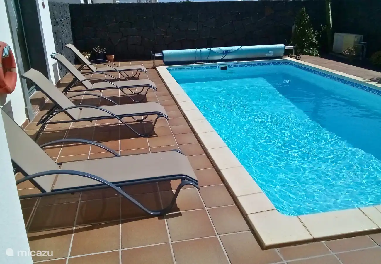 A saltwater pool has many advantages over a chlorinated pool, such as no itchy skin, no red eyes and no bleaching effect of clothing and hair. 