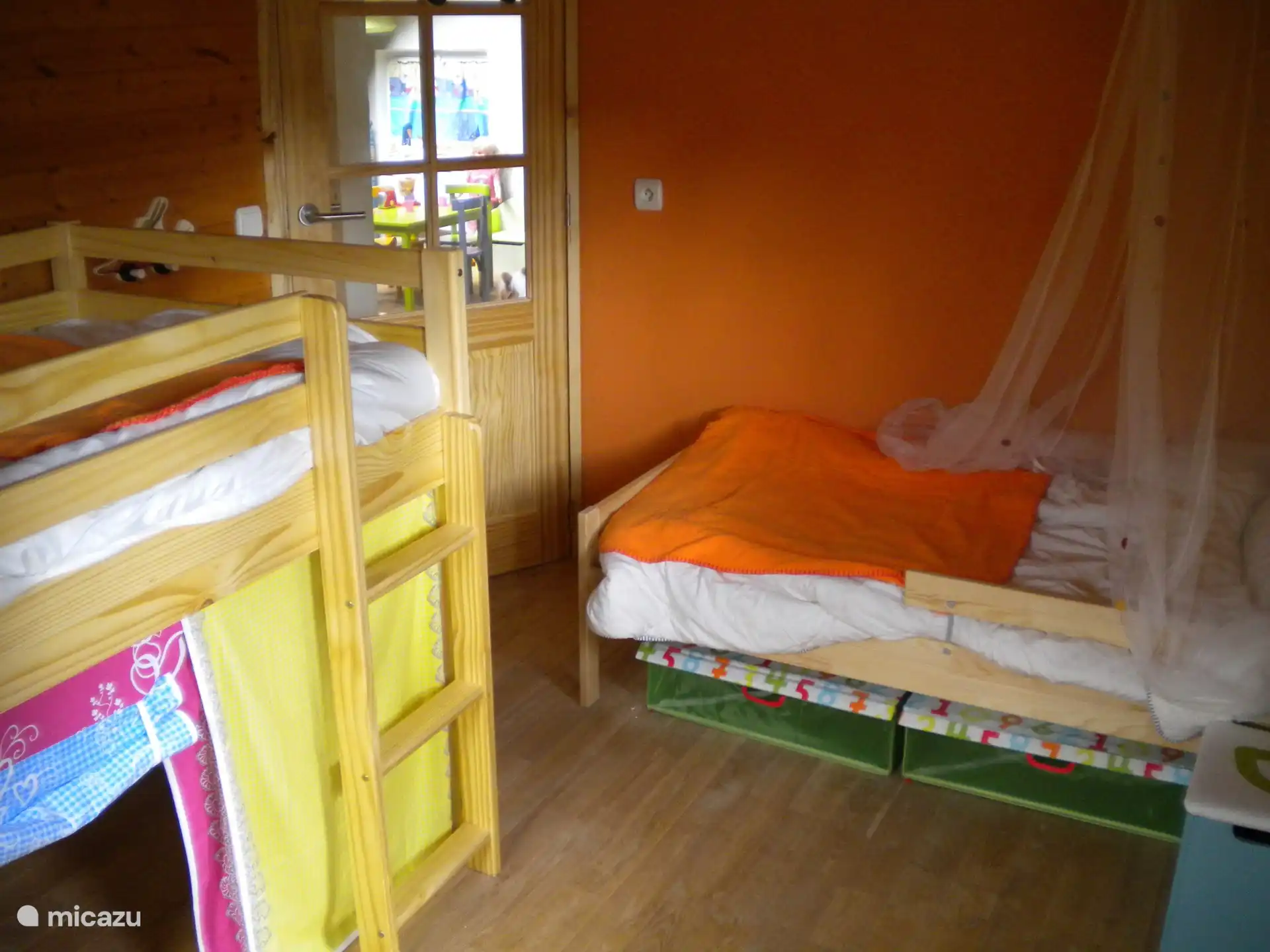 Habitación de niños en planta alta