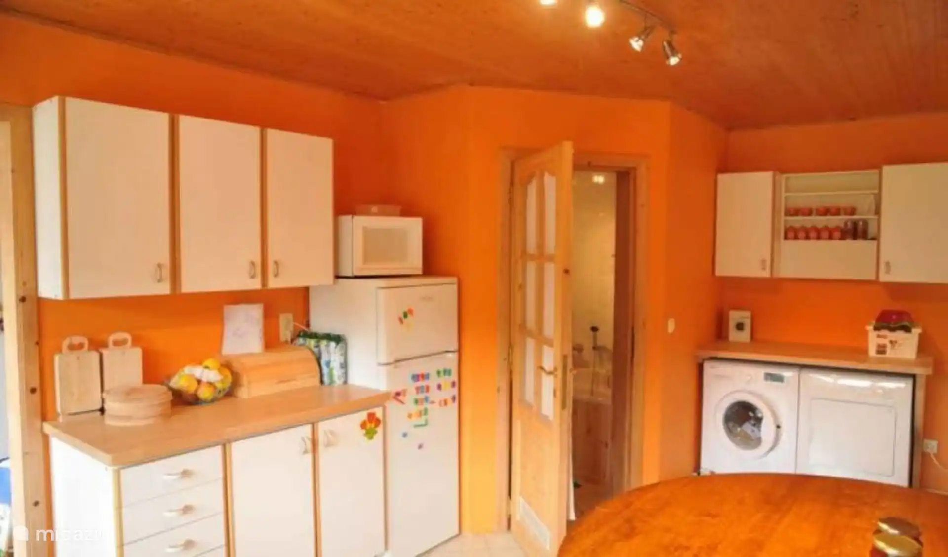 Cocina abierta al baño