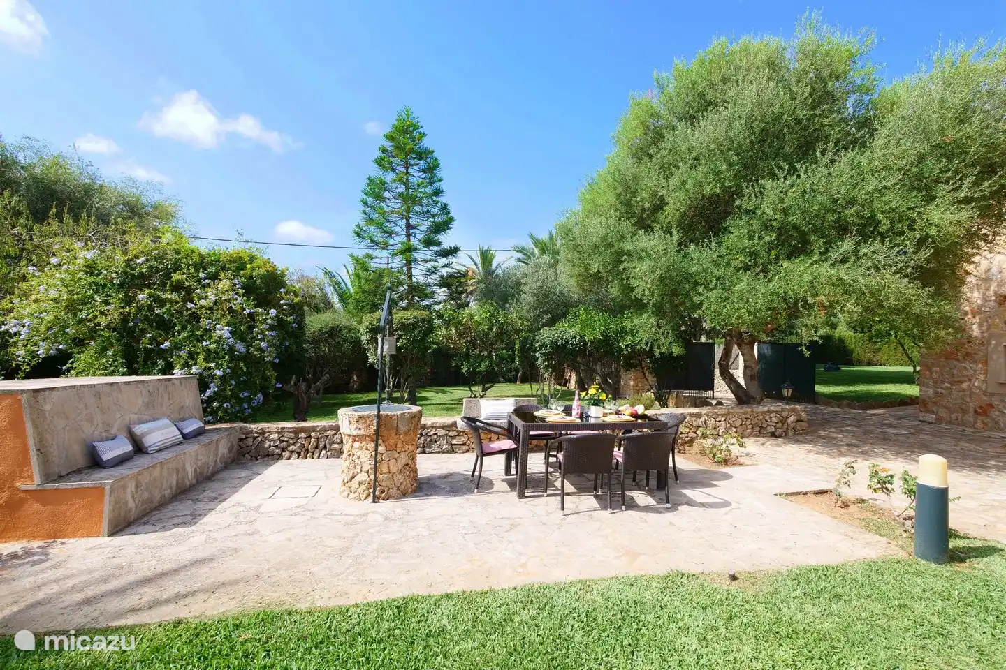 Esstisch für den Außenbereich