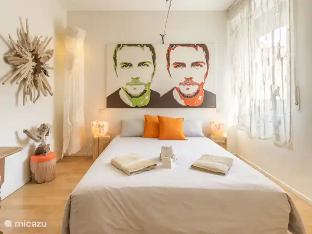 Appartement d’artiste avec vue sur le lac | Italie, Lad Majeur, Ispra - appartement Chambre principale Giò avec salle de bain privée. Equipé d’un grand ventilateur.