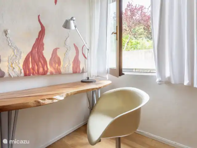 Appartement d’artiste avec vue sur le lac | Italie, Lad Majeur, Ispra - appartement Chambre parentale Fiamme, équipée d’un grand ventilateur.