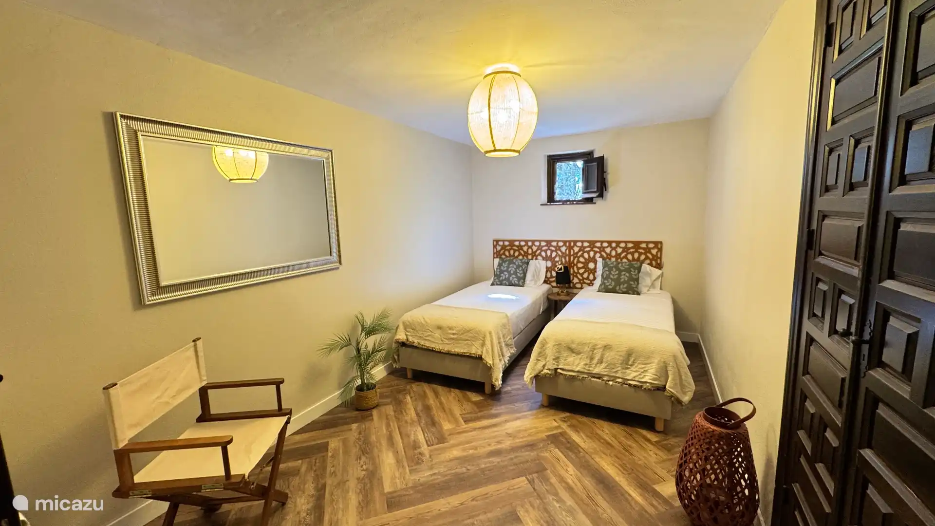 Unser gemütliches Zimmer im Souterrain. 