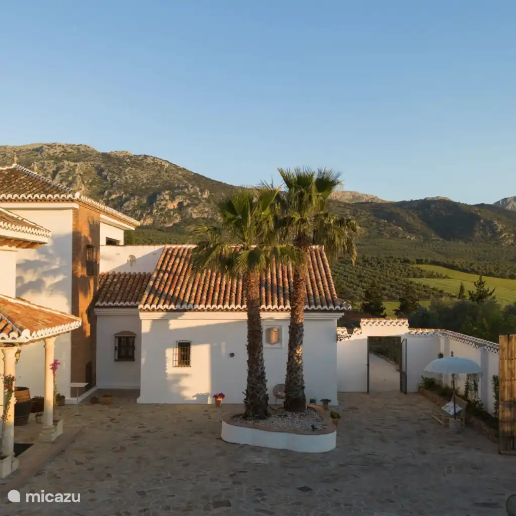 Luxe ruime finca, 30 min van Malaga