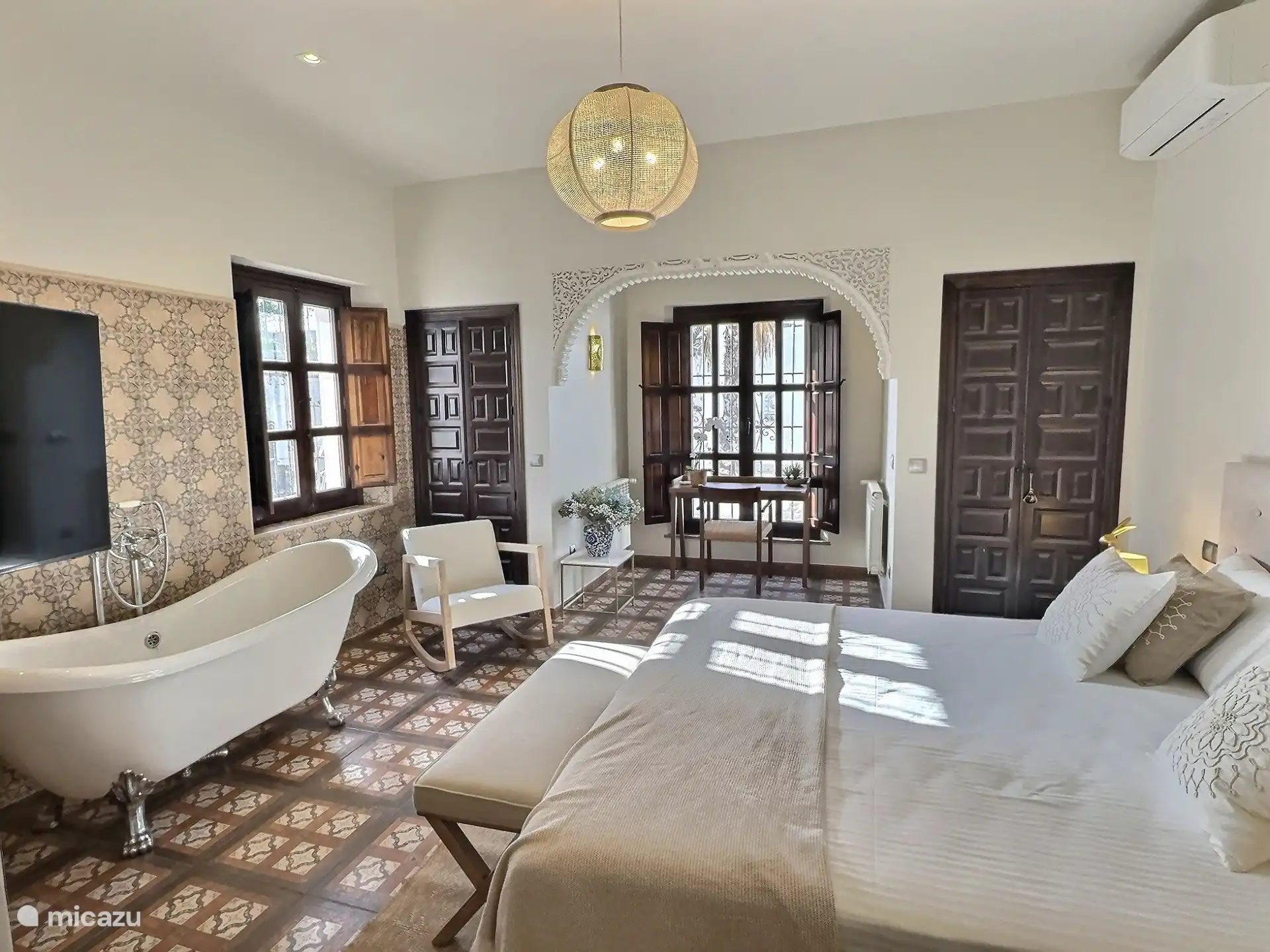 Unsere Suite mit Queensize-Bett.