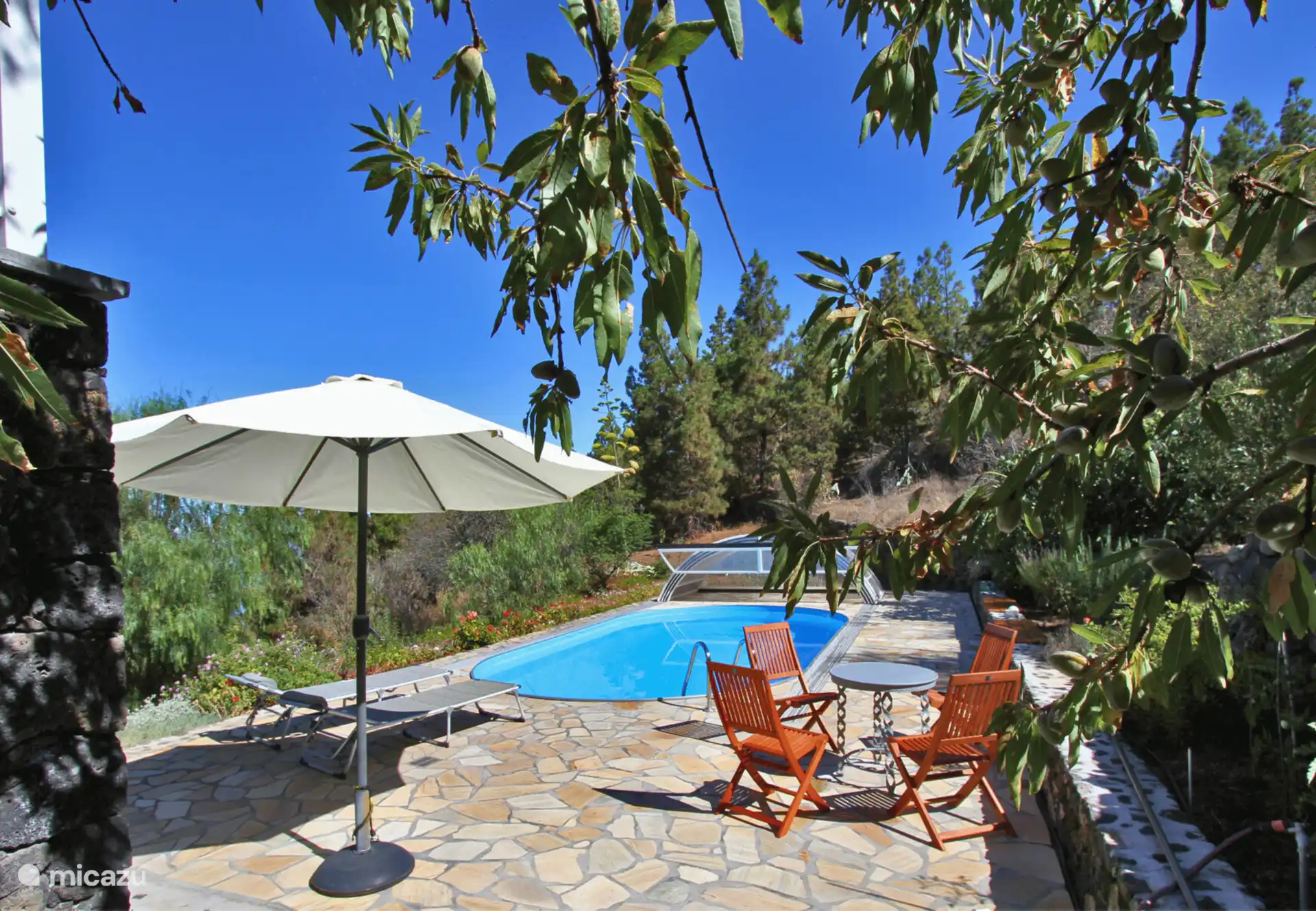 Genießen Sie eine schöne Terrasse mit privatem Pool!