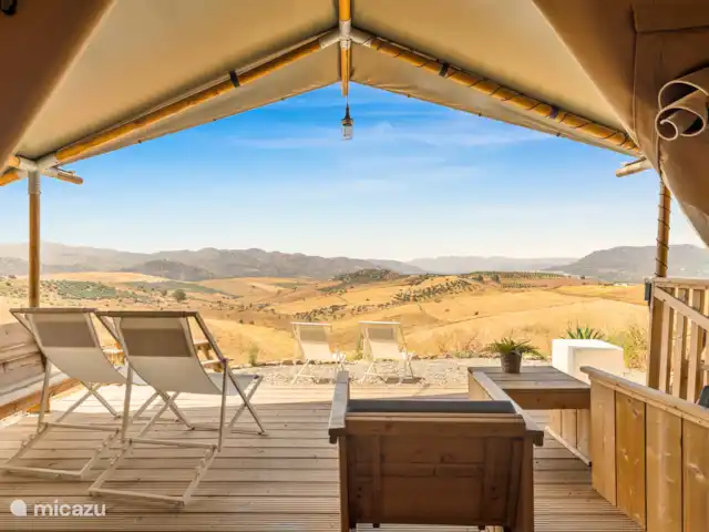 glamping / safaritent / yurt huren in Spanje, Andalusië, Álora – Cactus Hill - Safaritent 3 persons Uitzicht safaritent
