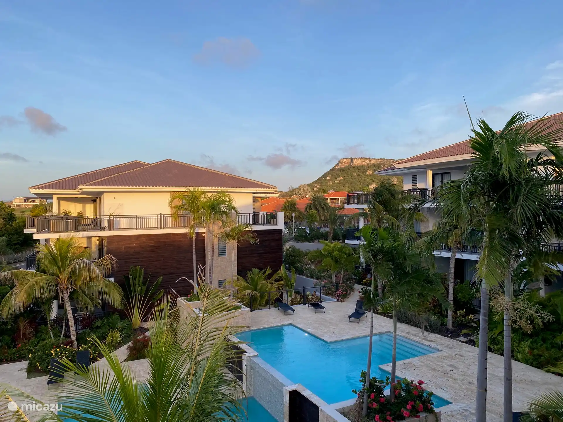 2 piscines (doubles) et de belles vues