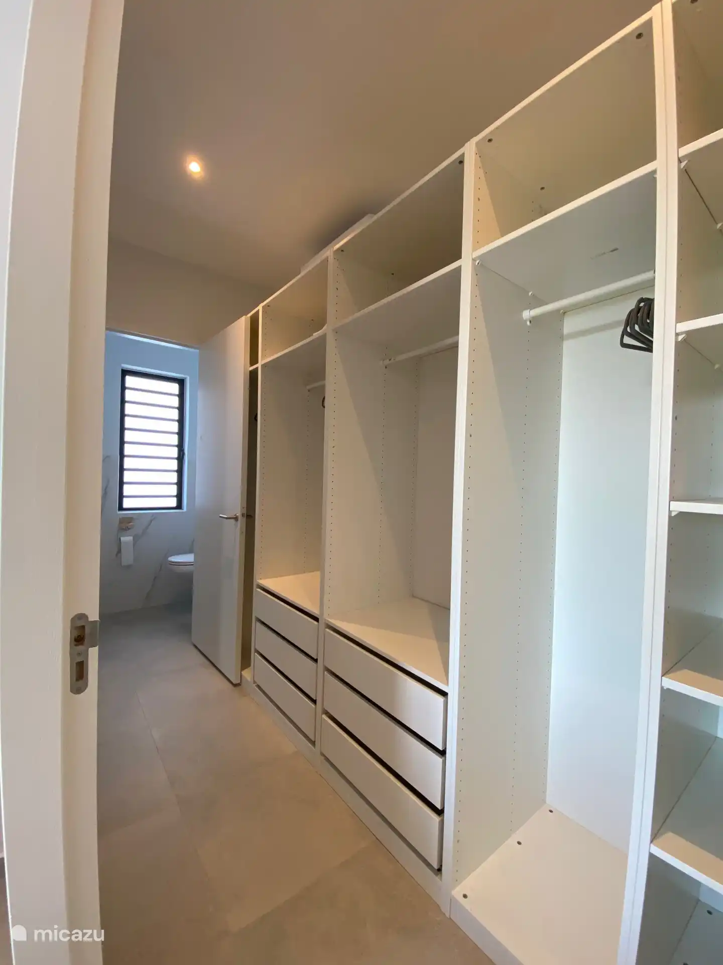 Walk-in très spacieux