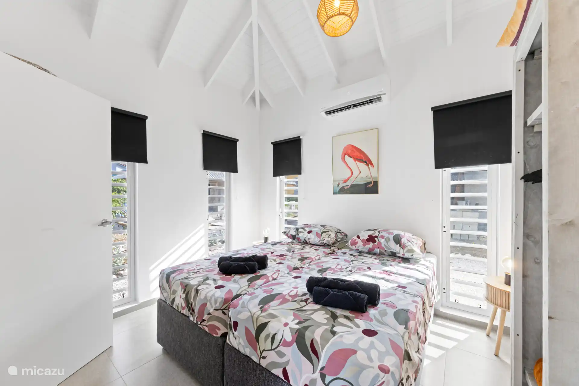 The second bedroom with two box spring beds of 90x200 if necessary can also be placed separately from each other