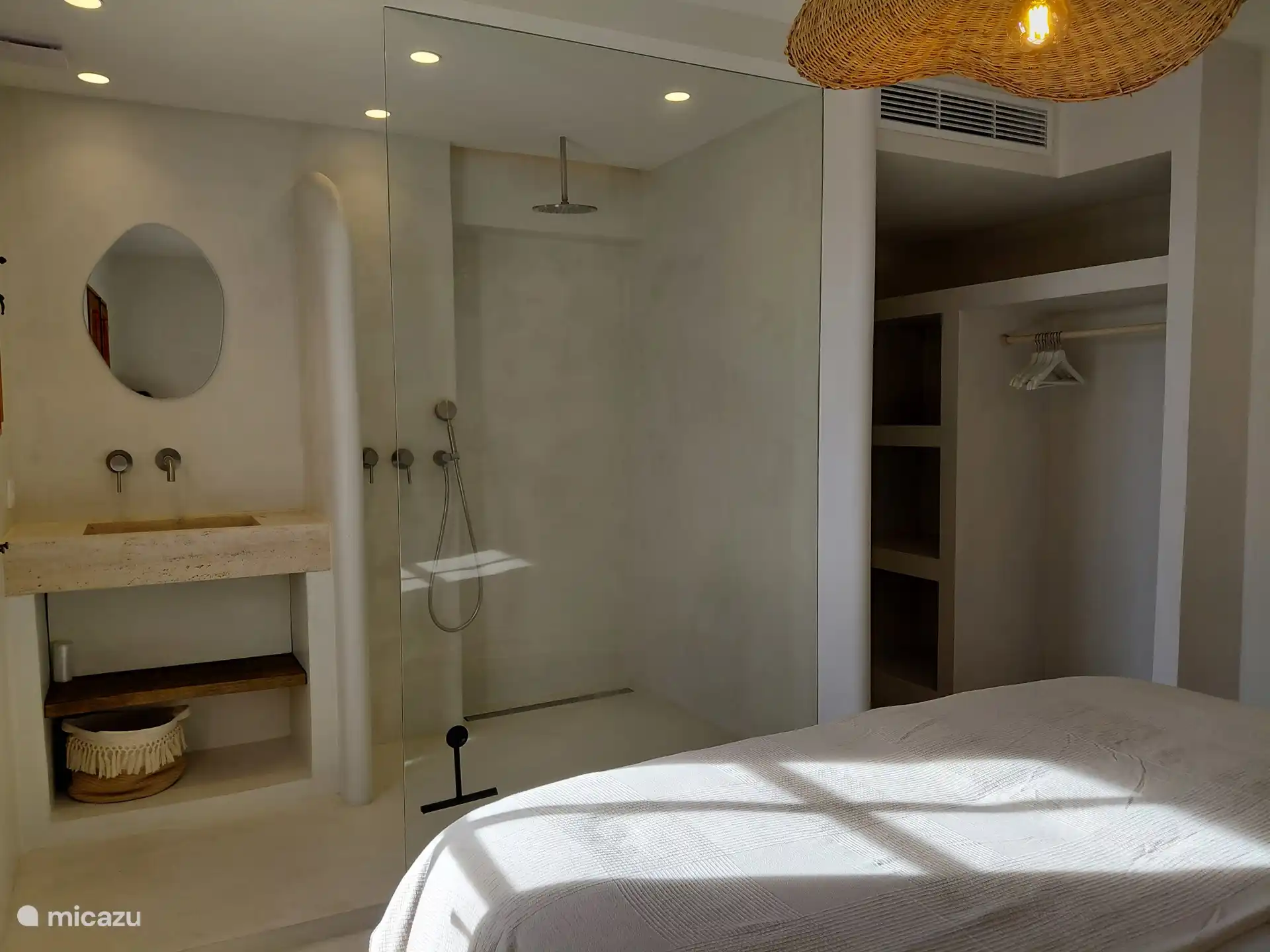 Slaapkamer ensuite badkamer studio