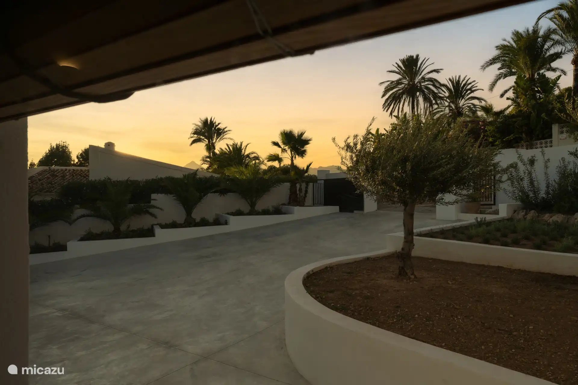 Parking voorkant casa mimo