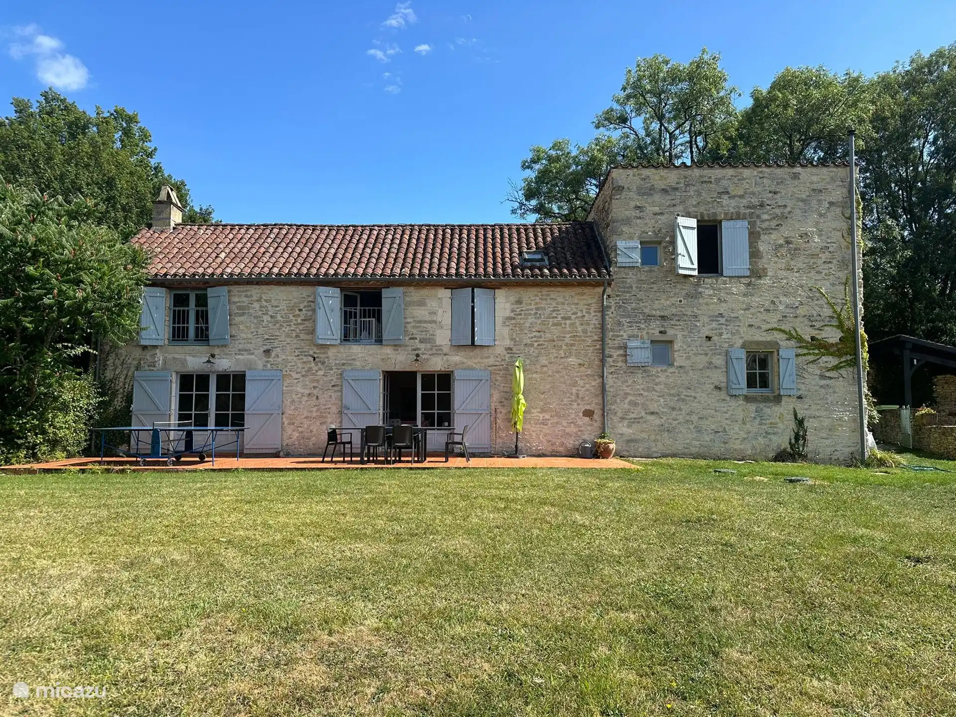 Vista de la parte trasera de la casa 