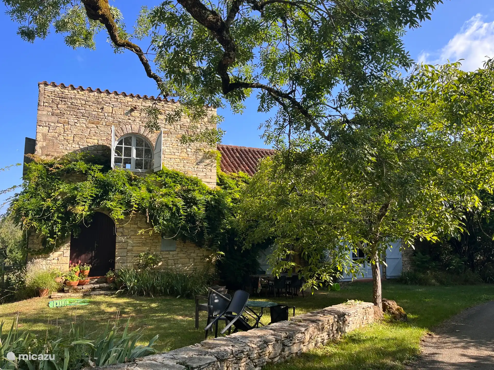 Parte delantera de la casa 