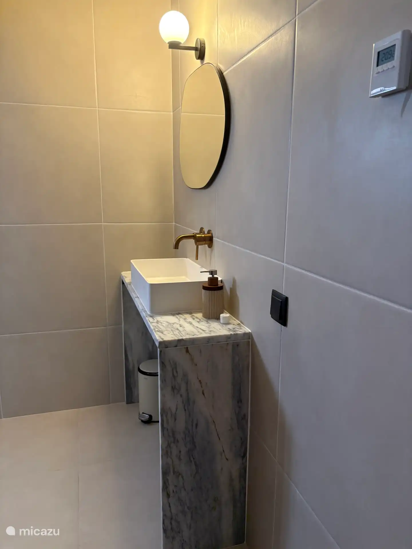 Salle de bain en bas