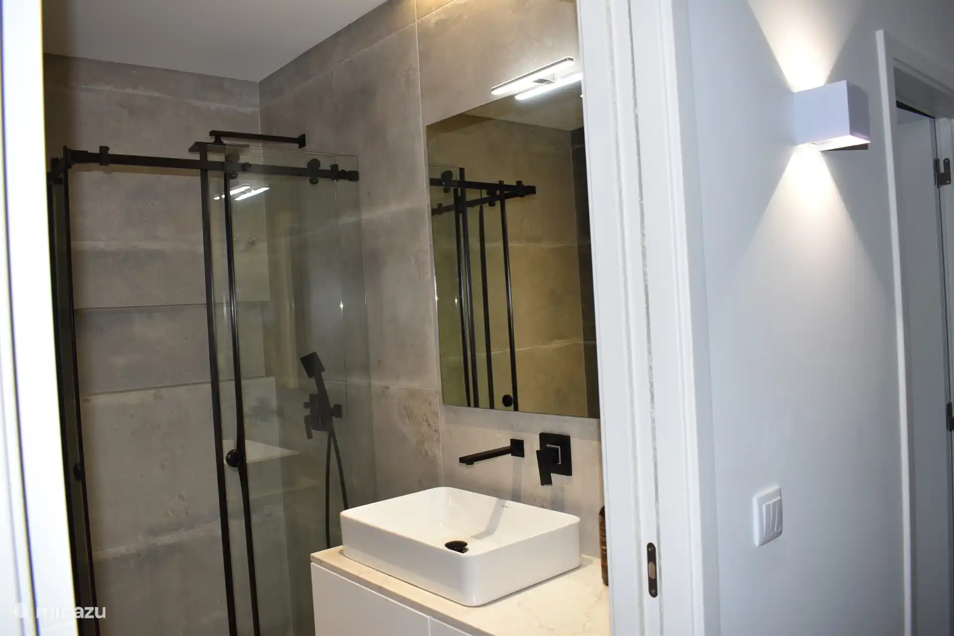 WC de douche (sous-sol)